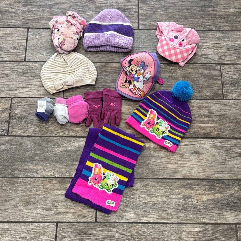 Toddler Girls hat and gloves lot